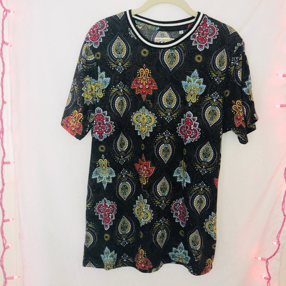 Free Brand Graphic Soft Pattern Tee